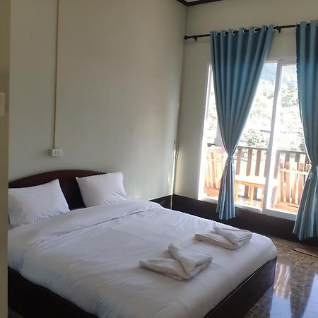 Arthith Guesthouse Nong Khiaw Phòng bức ảnh