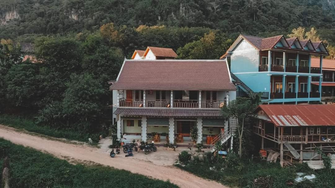 Arthith Guesthouse Nong Khiaw Ngoại thất bức ảnh