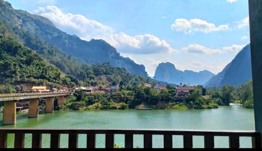 Arthith Guesthouse Nong Khiaw Ngoại thất bức ảnh