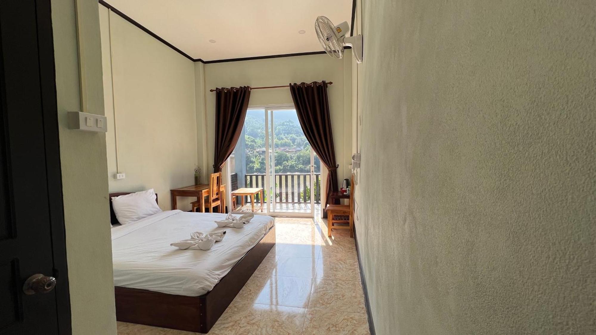Arthith Guesthouse Nong Khiaw Ngoại thất bức ảnh