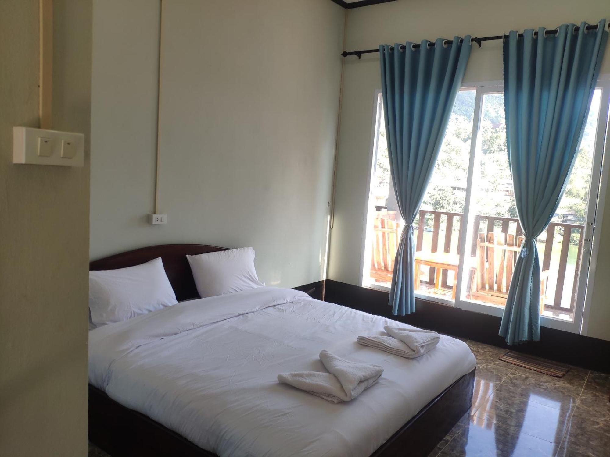 Arthith Guesthouse Nong Khiaw Phòng bức ảnh