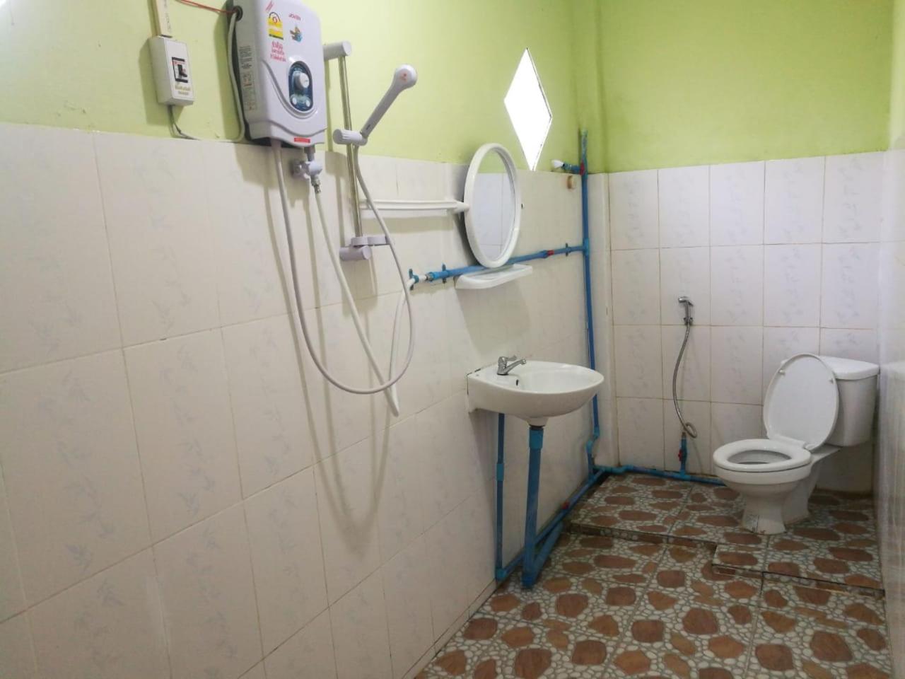 Arthith Guesthouse Nong Khiaw Ngoại thất bức ảnh